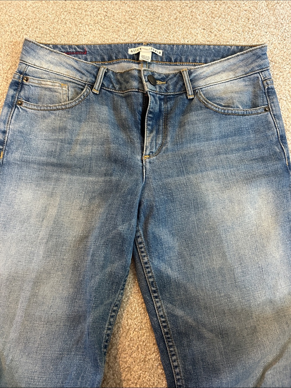 Alice and Olivia cropped low rise jeans - Picture 2 of 10